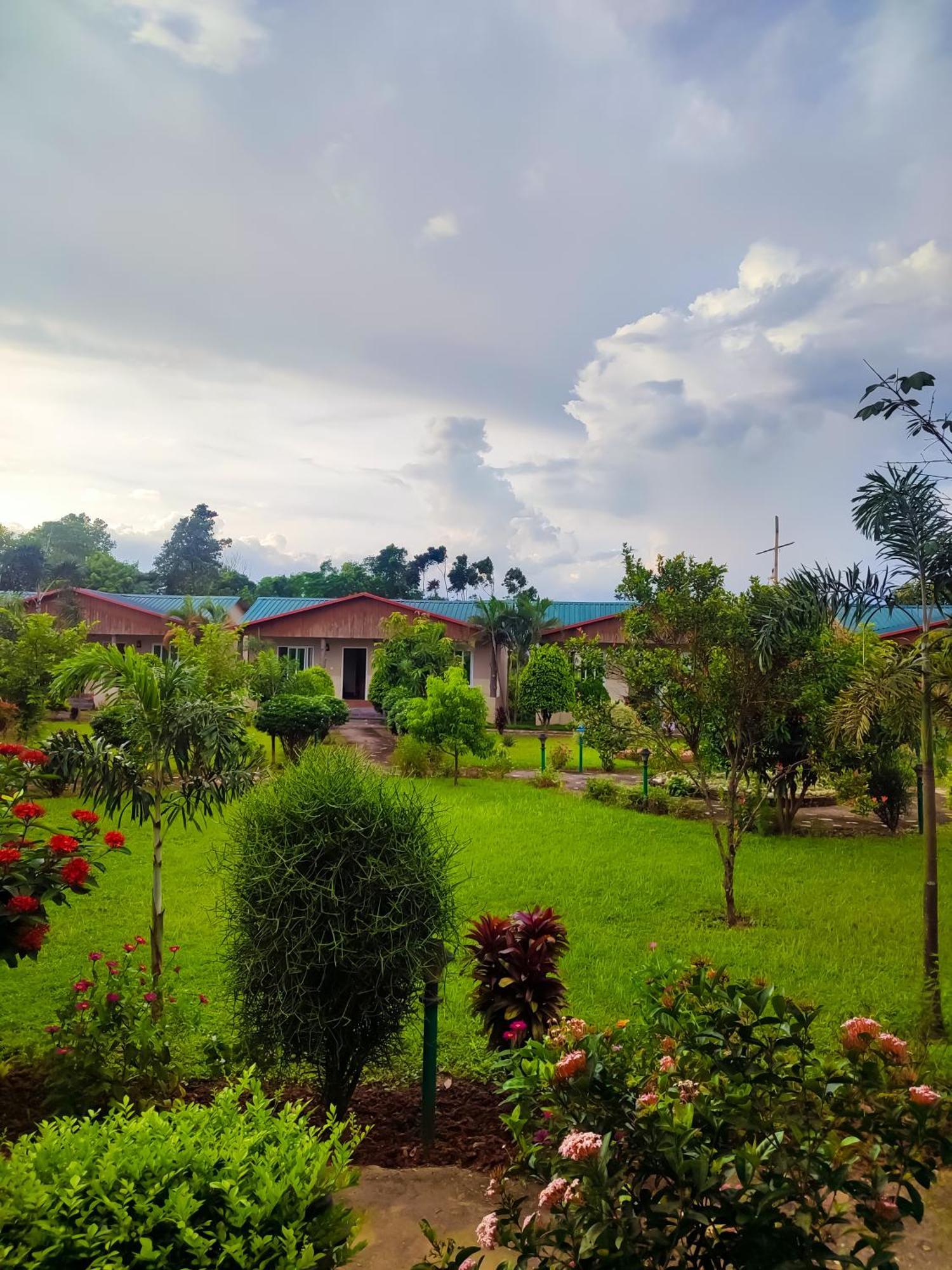 Greenland Safari, Sauraha Ngoại thất bức ảnh
