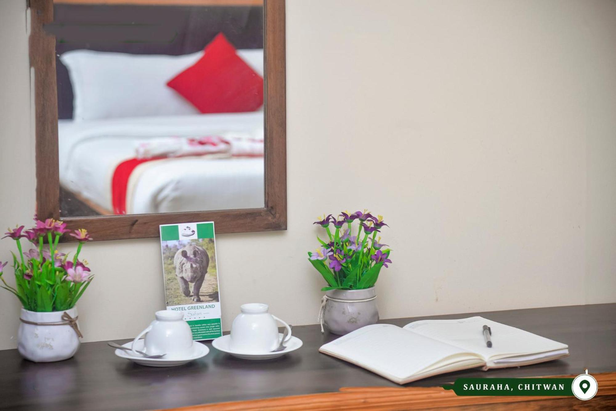 Greenland Safari, Sauraha Ngoại thất bức ảnh